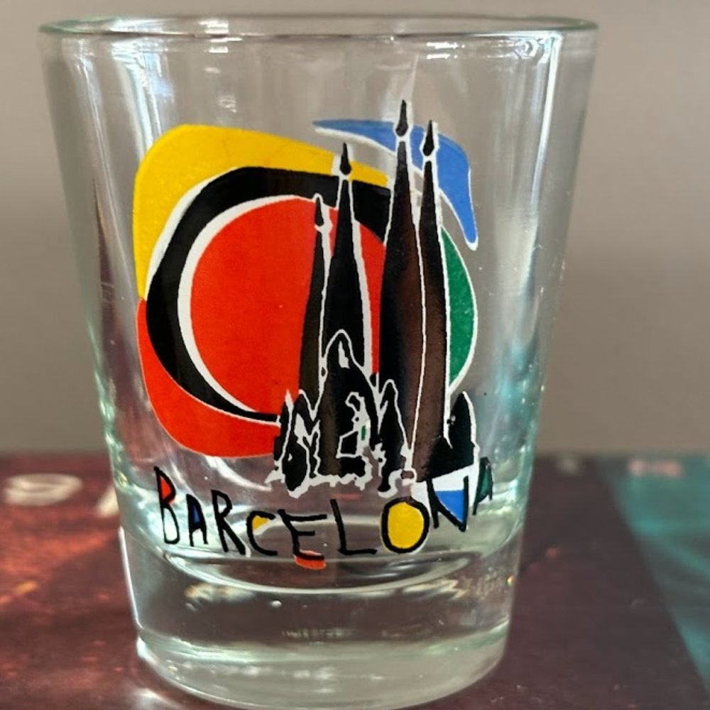 VINTAGE AND RARE LA SAGRADA FAMILIA BARCELONA SPAIN OLD SHOT GLASS
